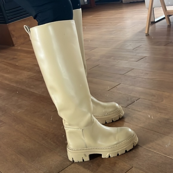 Chunky knee-high boots - Picture 4 of 7